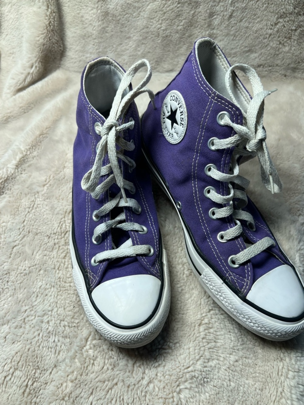 Converse Womens Size 8
